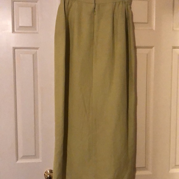 Maggy London - Picture 4 of 4